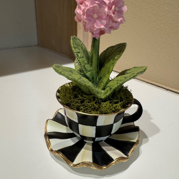 MACKENZIE-CHILDS COURTLY CHECK TEACUP WITH PRIMROSE FLOWER - Picture 2 of 3